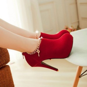 High Heels for Tiny Girls - lovely red Booties