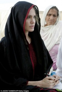 angelina jolie wearing shalwar kameez - salwar kameez with childerns