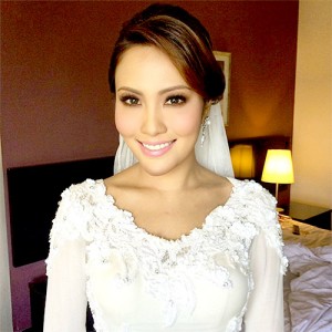 Western pretty white dress bride - bridal makeup tip