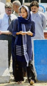 angelina jolie wearing shalwar kameez - salwar kameez with childerns