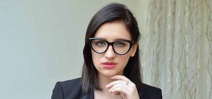 Formal eye makeup for professional look