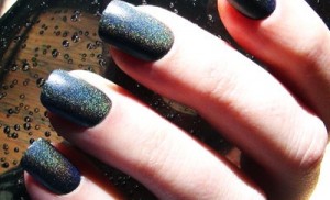 Express your beauty through black nail art 001