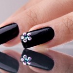 Express your beauty through black nail art