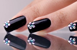 Express your beauty through black nail art