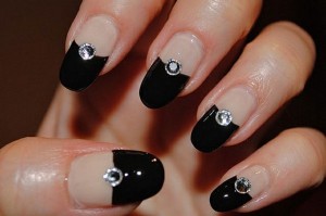 Express your beauty through black nail art