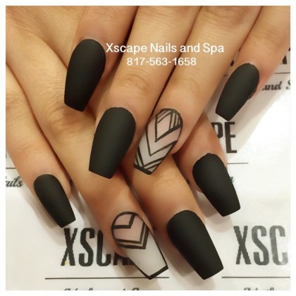 Express your beauty through black nail art