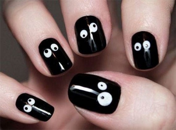 Express your beauty through black nail art