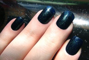 Express your beauty through black nail art