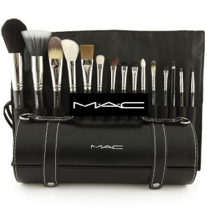Makeup trends- Brushes