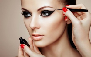 Eye liner style and application 