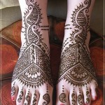 Stylish heavy Mehendi Designs for feets for this Eid