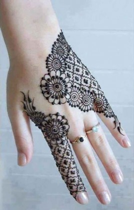 Best Stylish Designs - Light and heavy designs for hands and feet for this eid