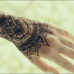 Best Stylish Designs - Light and heavy designs for hands and feet for this eid