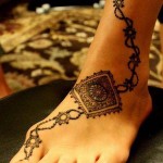 Best Stylish Designs – Light and heavy designs for hands and feet for this eid