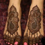 Best Stylish Designs - Light and heavy designs for hands and feet for this eid