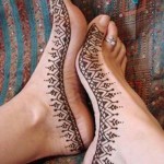 Stylish Light and Heavy Mehendi Designs for feet for this Eid