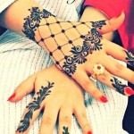 Stylish Light Mehendi Designs for hands for this Eid