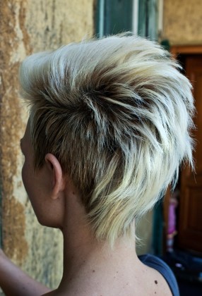 Punk Hairstyles For Girls: Medium Haircut | Popular Haircuts in punk haircuts for long hair For Cozy