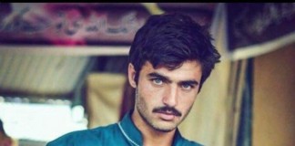 Interent sensation this handsome Chaiwala from Islamabad