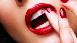 no_lipstick_on_teeth