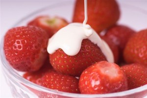 strawberriescreamistock-sun-tan