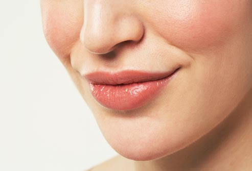 GET ATTRACTIVE LIPS NATURALLY.