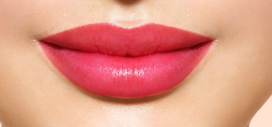 glossy attractive lips - MAKEUP: Tips and tricks for beautiful lips