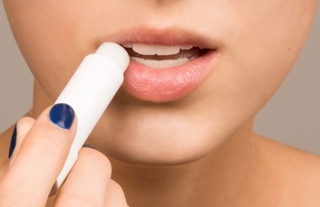 moisturize for attractive and sexy lips