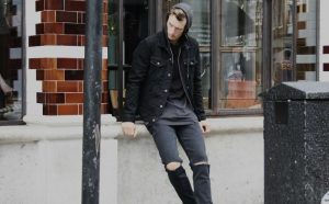distress jeans