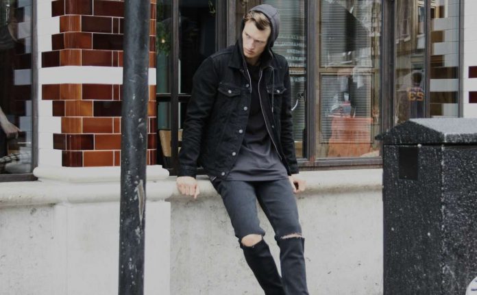 distress jeans