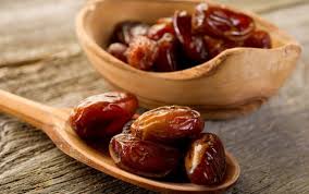 why you should break your fast with dates