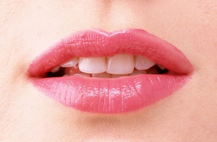 Popsicle Lips or Smudged lips: Learn how to rock this season's hottest trend: the popsicle lips or korean gradient lips that everyone is talking about!